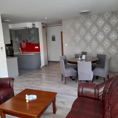 Kempi Kuckója * Balatonalmádi