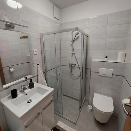 Kempi Kuckója * Balatonalmádi