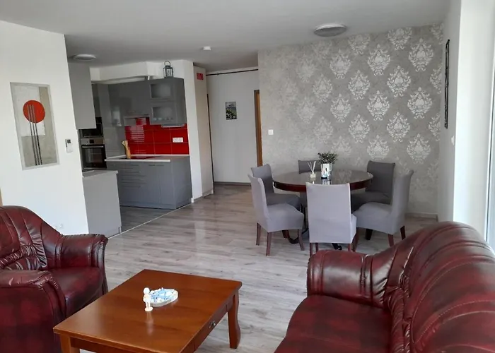 Kempi Kuckoja * Balatonalmádi