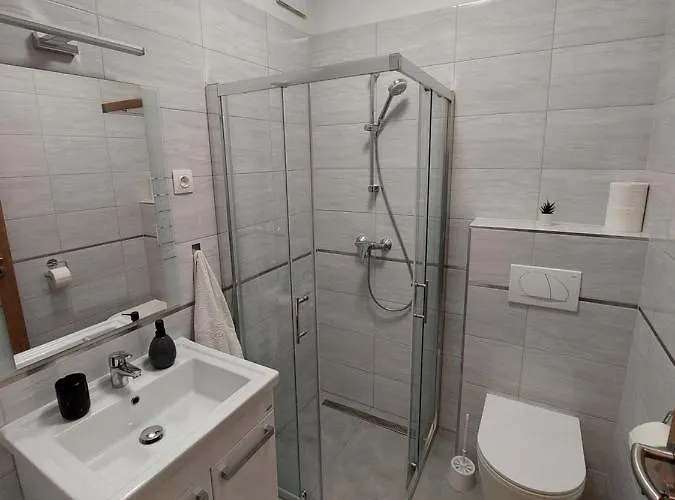 Kempi Kuckoja * 발라톤알마디